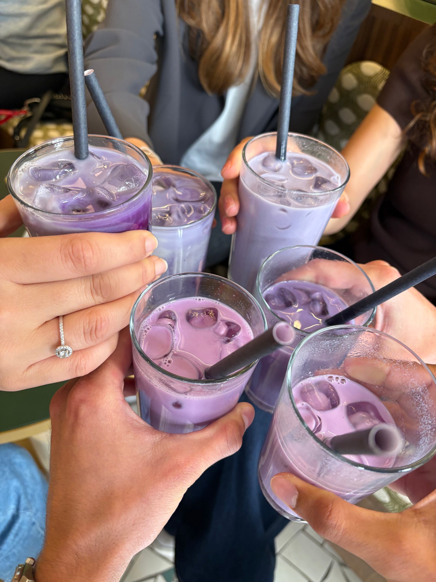 Illustration de l’expérience culinaire MyUbe, mettant en avant la couleur violette naturelle et la beauté sensorielle de l’Ube dans la gastronomie.